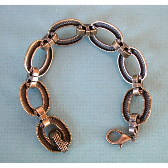 Antique Bronze Feather Necklace & Earrings Set With Chain Bracelet - Picture 4 of 6